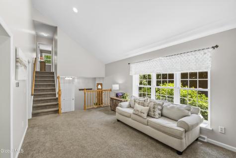 17 Montgomery Way Clifton Park NY 12065