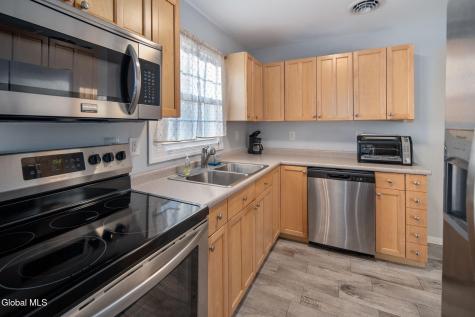 6 Silverberry Place Albany NY 12211