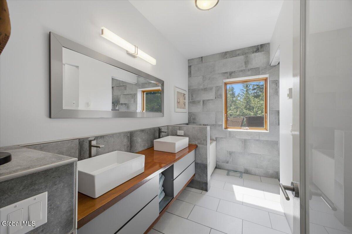 135 Fisher Road Gloversville NY 12078