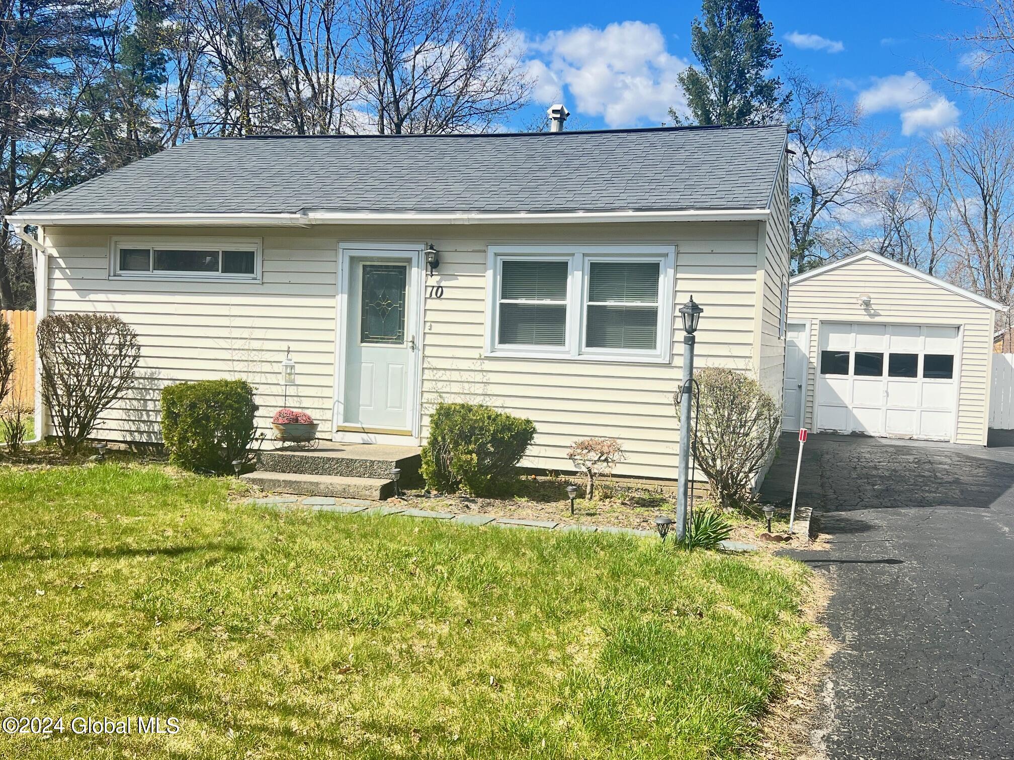 10 Mary Hadge Drive Schenectady NY 12309