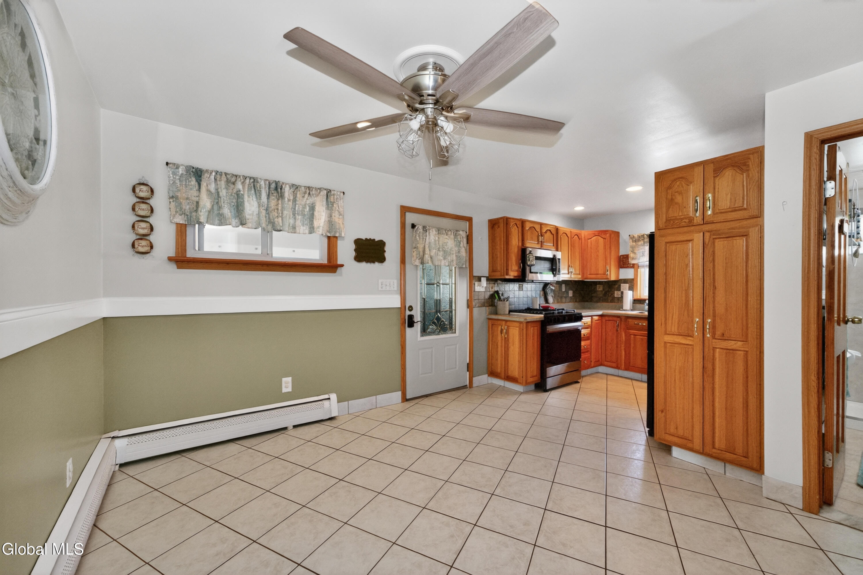 2 Neptune Street Rensselaer NY 12144