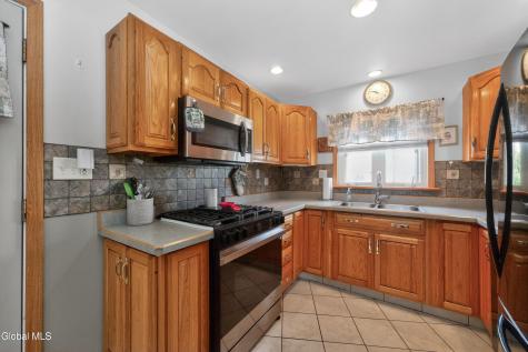 2 Neptune Street Rensselaer NY 12144