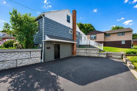 2 Neptune Street Rensselaer NY 12144