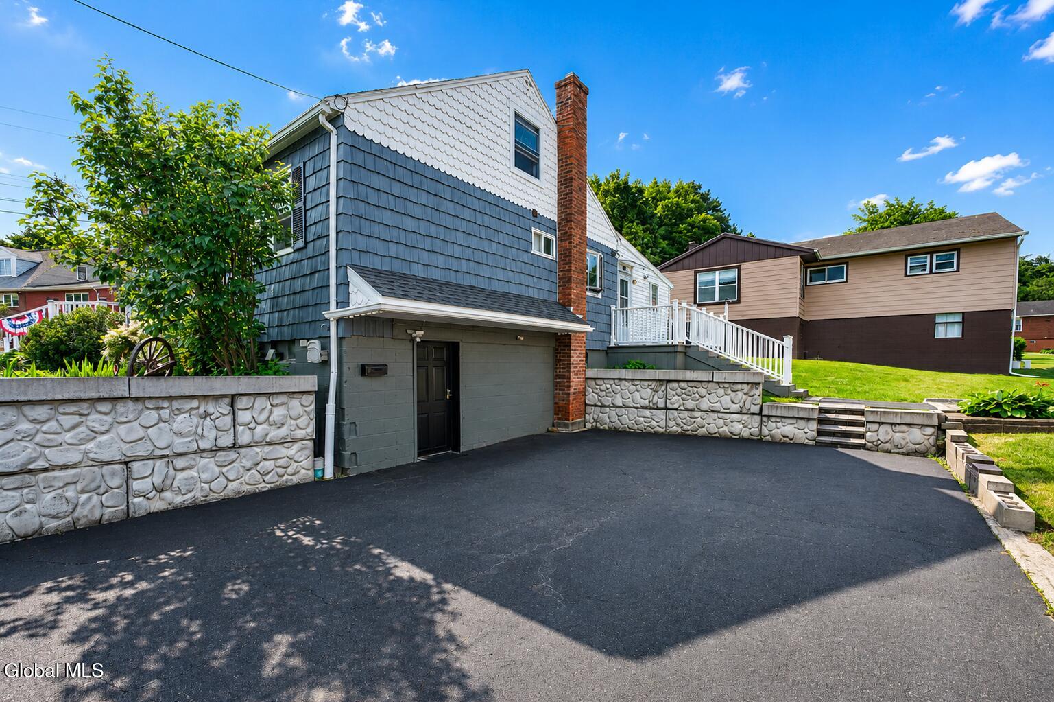 2 Neptune Street Rensselaer NY 12144