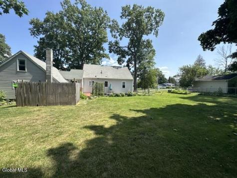 63 Woodlawn Drive Ravena NY 12143