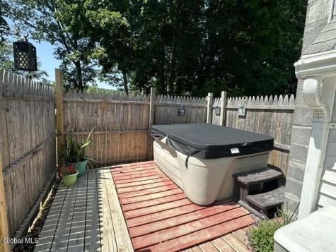 63 Woodlawn Drive Ravena NY 12143