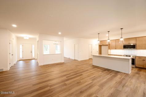 4 Farmington Court Glenmont NY 12077