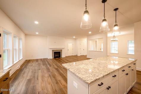 4 Farmington Court Glenmont NY 12077