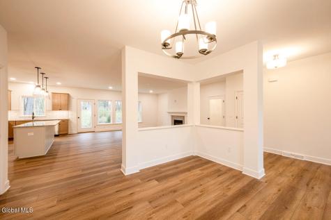 4 Farmington Court Glenmont NY 12077