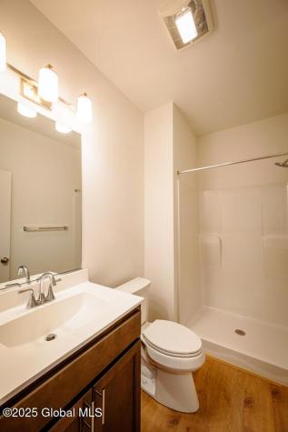 4 Farmington Court Glenmont NY 12077