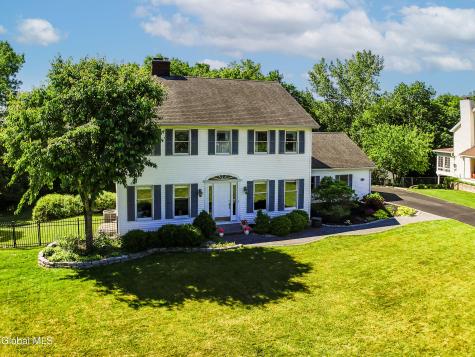 14 Edgewater Court Watervliet NY 12189