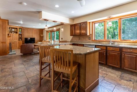 14 Edgewater Court Watervliet NY 12189