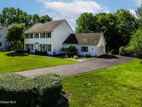 14 Edgewater Court Watervliet NY 12189