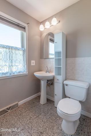 14 Edgewater Court Watervliet NY 12189
