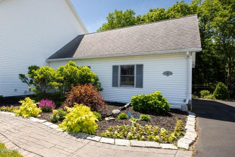 14 Edgewater Court Watervliet NY 12189