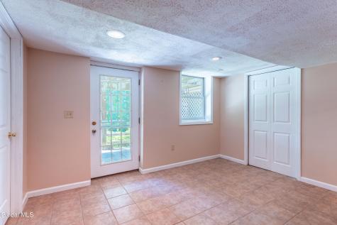 14 Edgewater Court Watervliet NY 12189