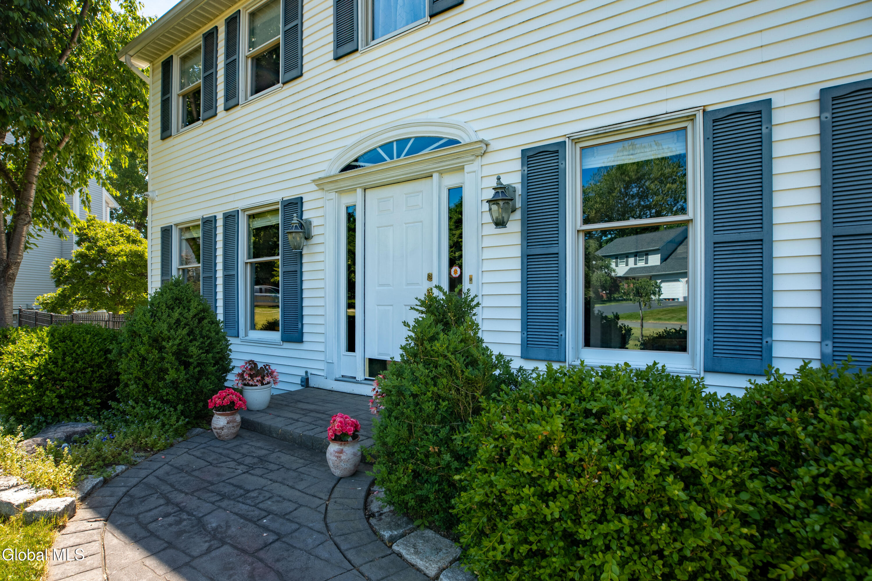 14 Edgewater Court Watervliet NY 12189
