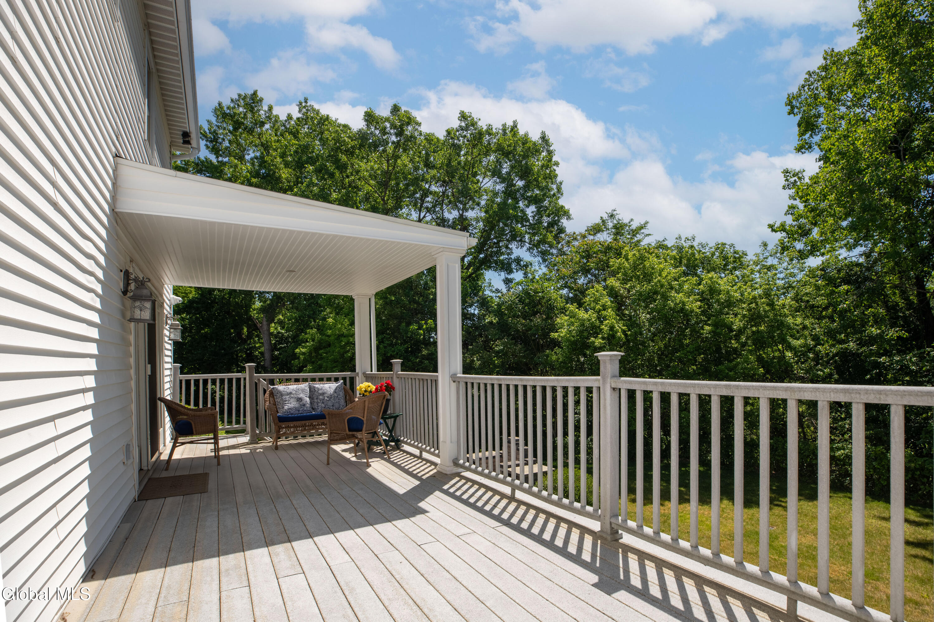 14 Edgewater Court Watervliet NY 12189