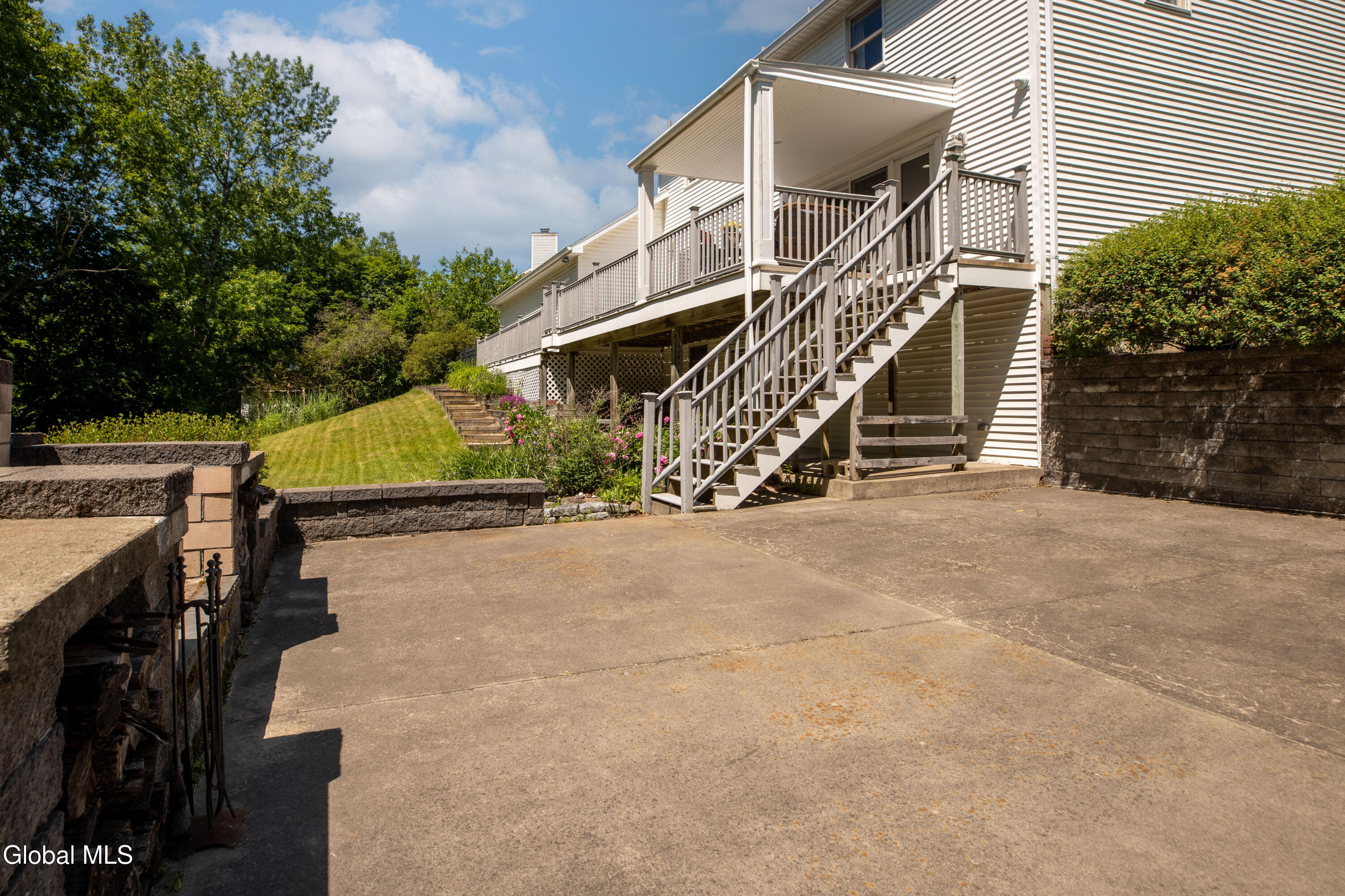 14 Edgewater Court Watervliet NY 12189
