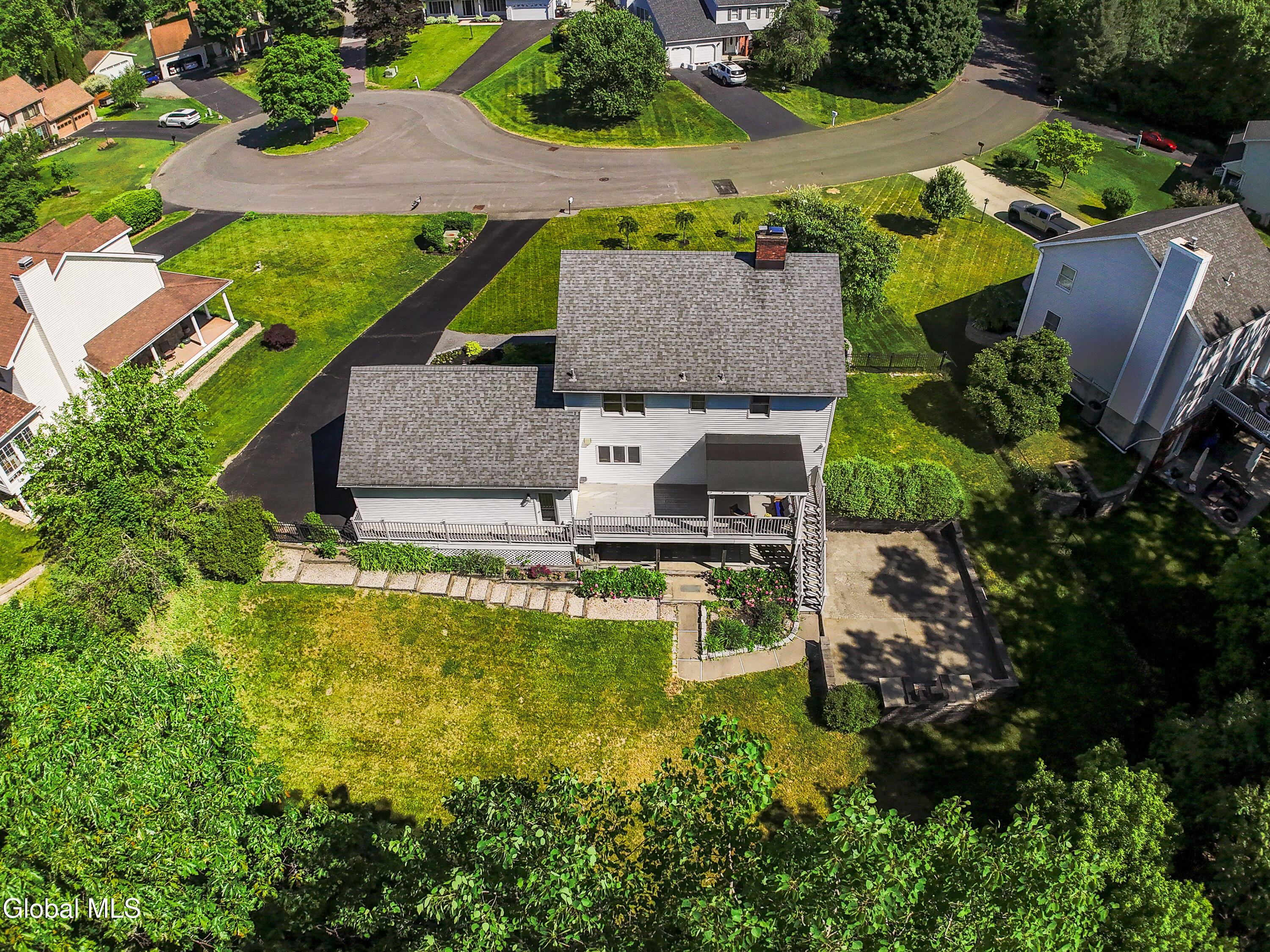 14 Edgewater Court Watervliet NY 12189