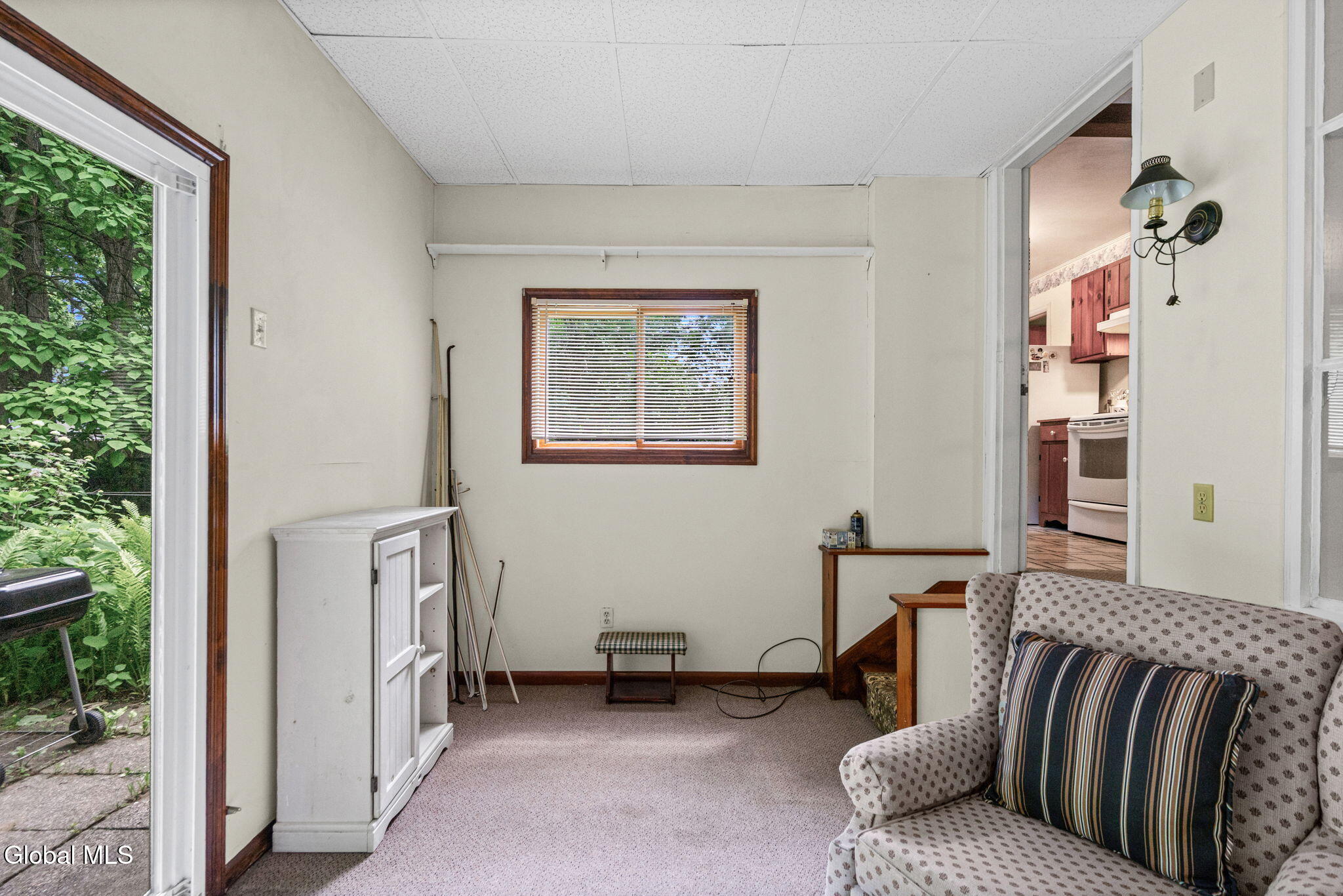 24 Ellen Lane Schenectady NY 12302