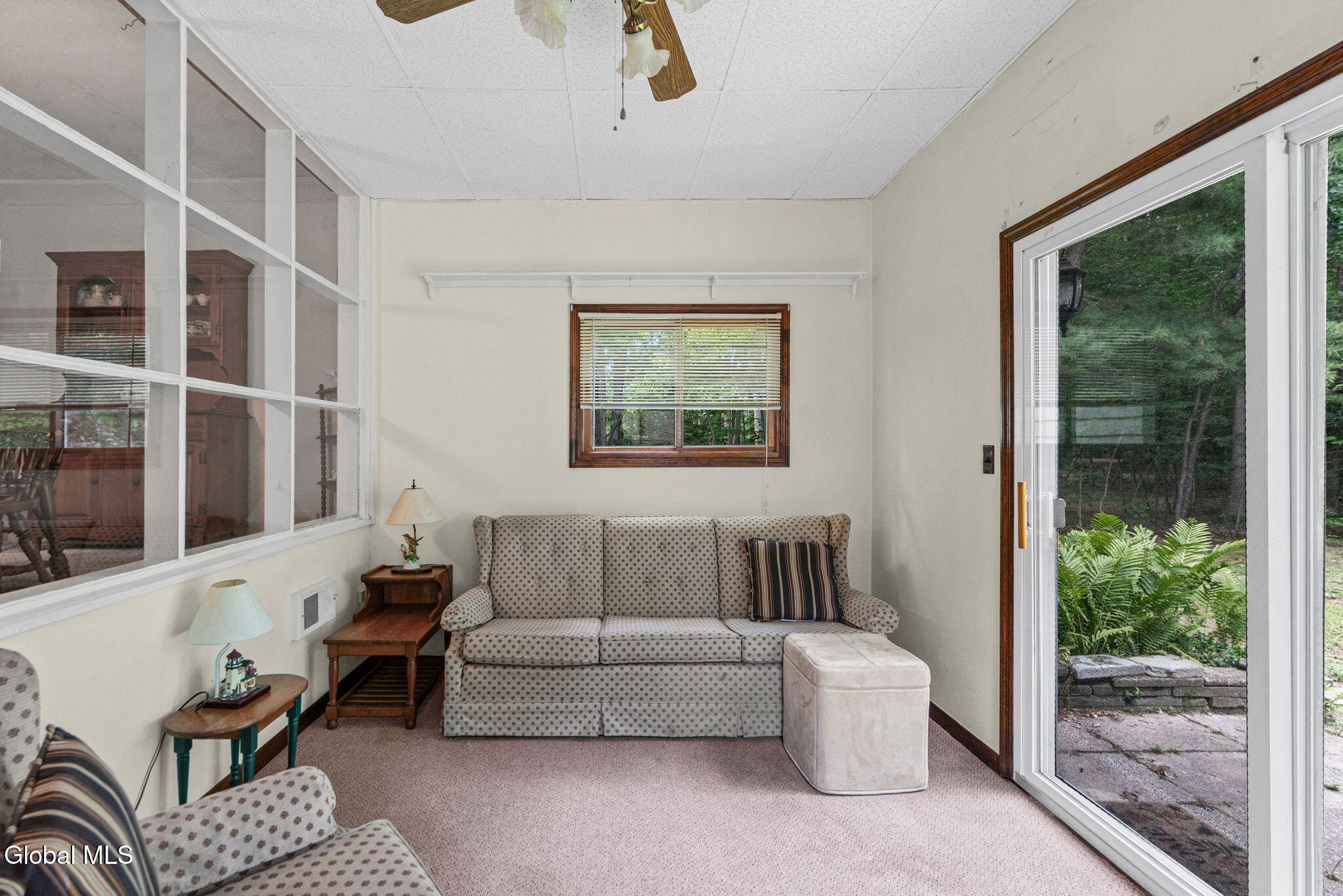 24 Ellen Lane Schenectady NY 12302