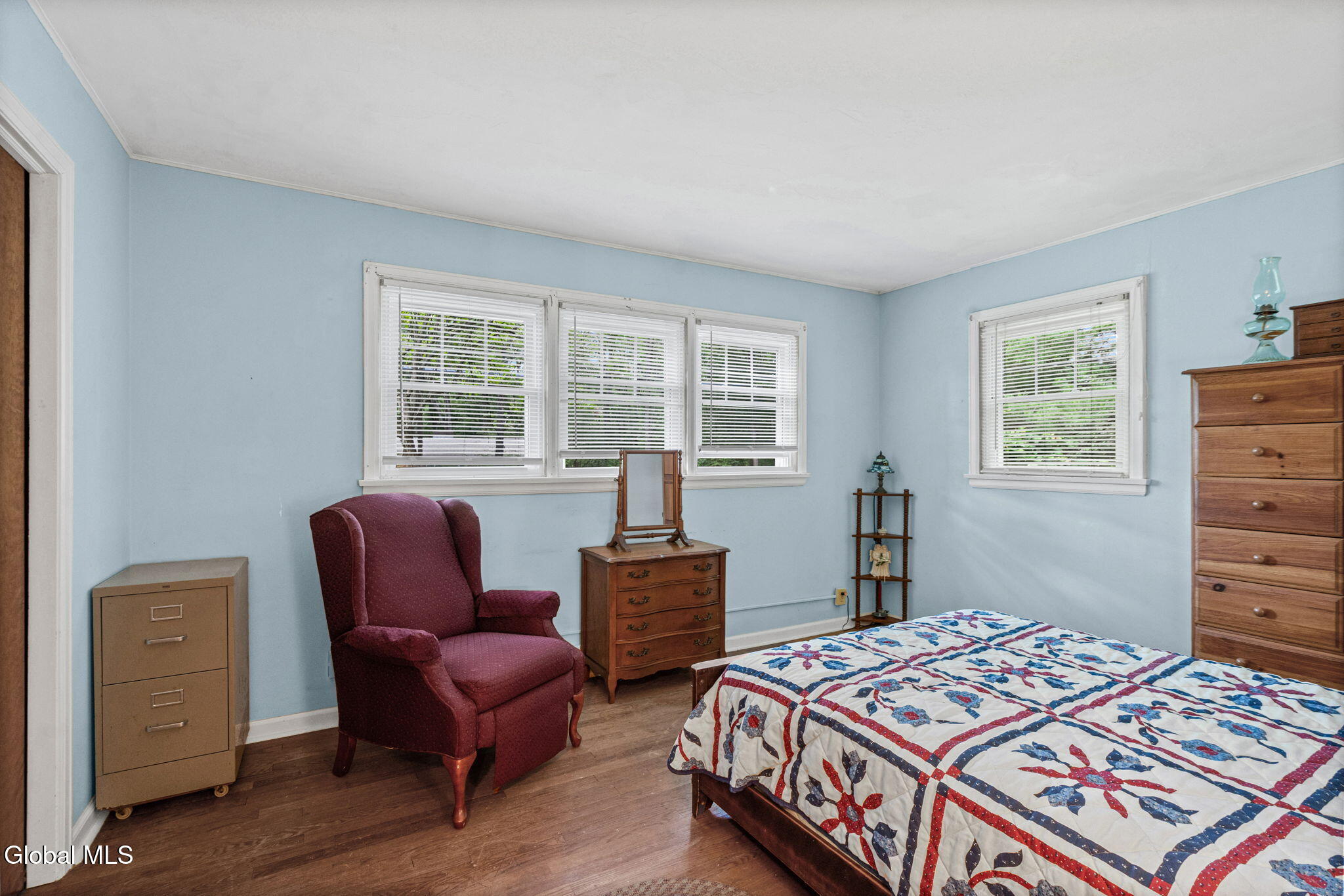 24 Ellen Lane Schenectady NY 12302