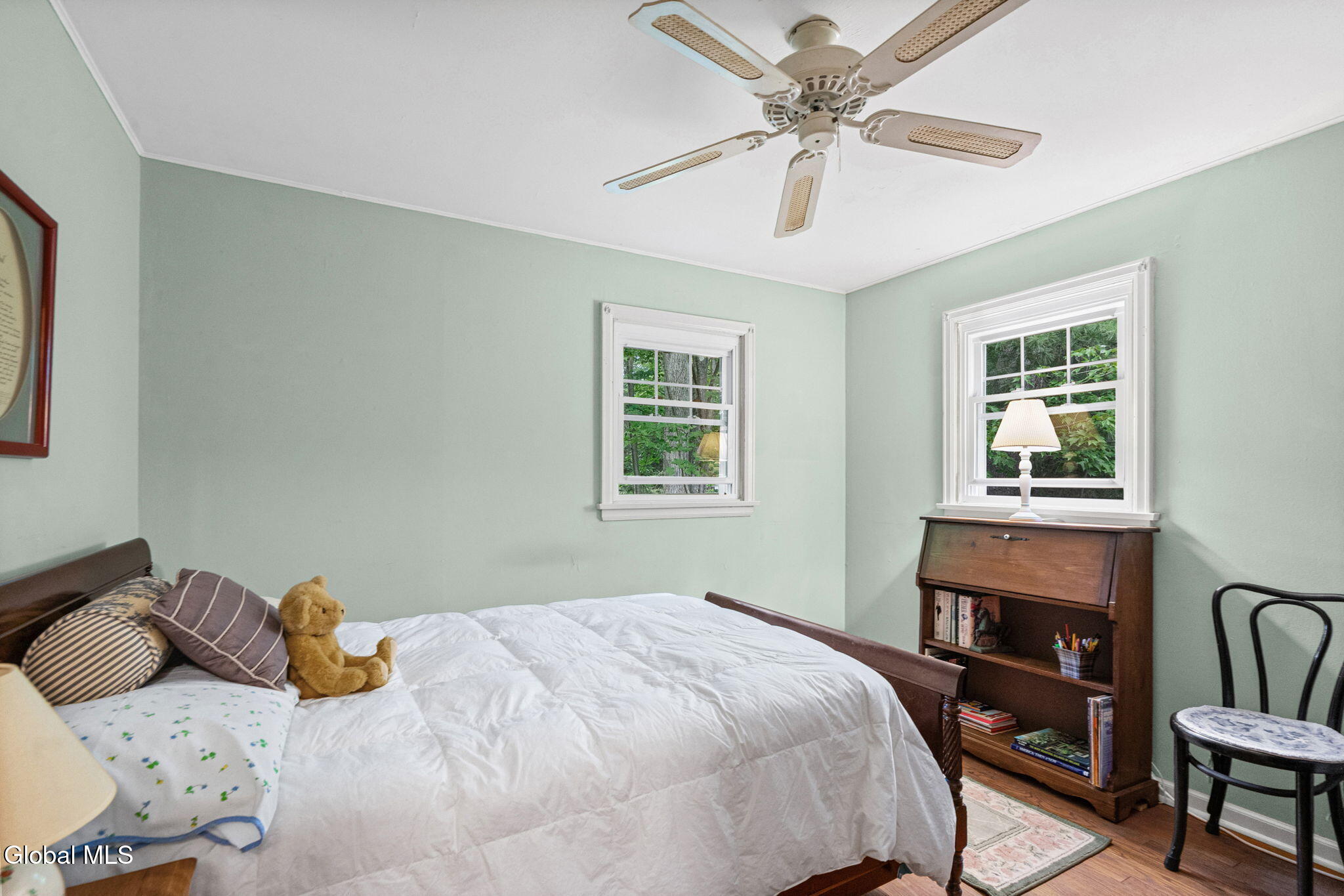 24 Ellen Lane Schenectady NY 12302