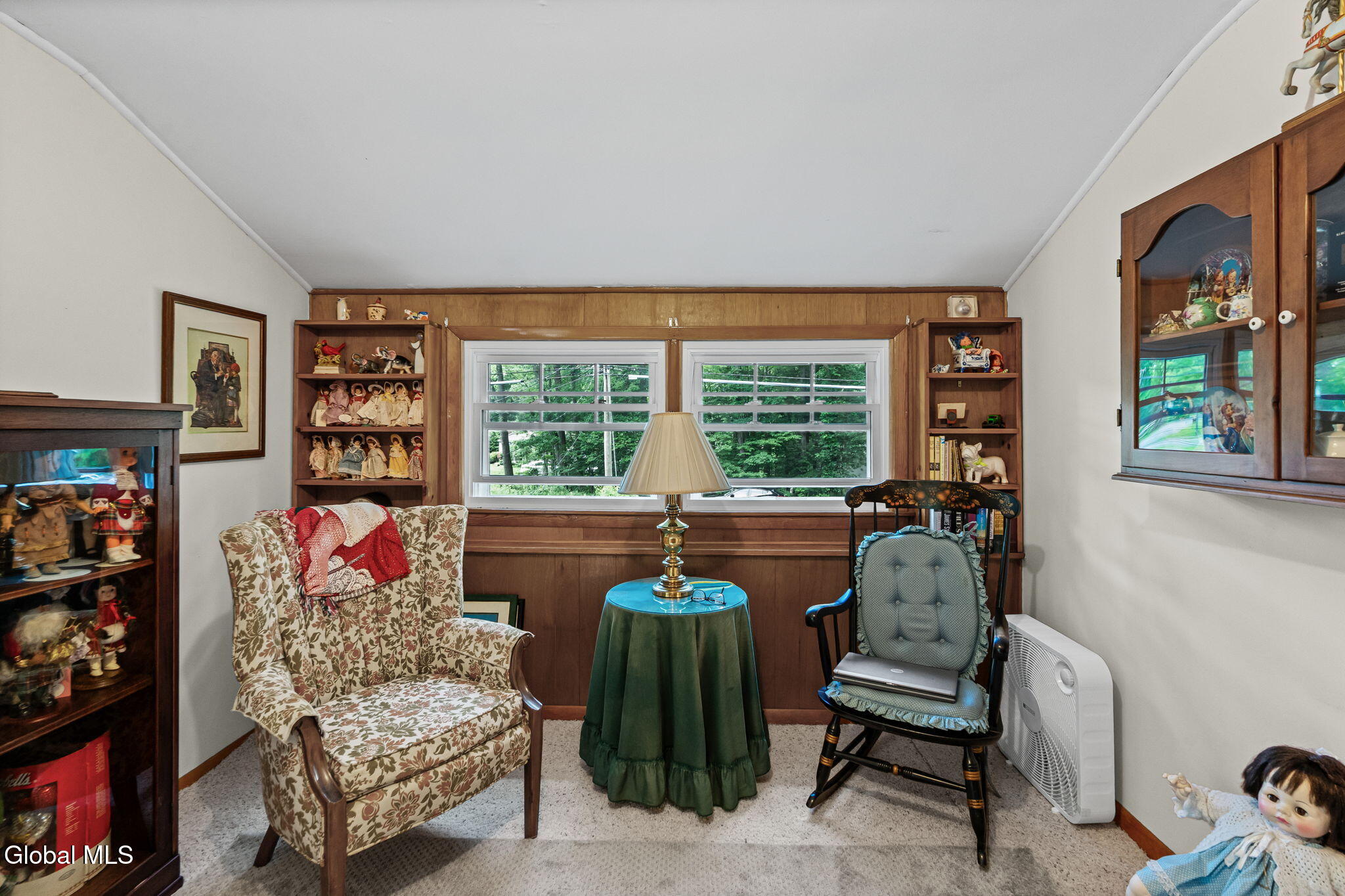 24 Ellen Lane Schenectady NY 12302