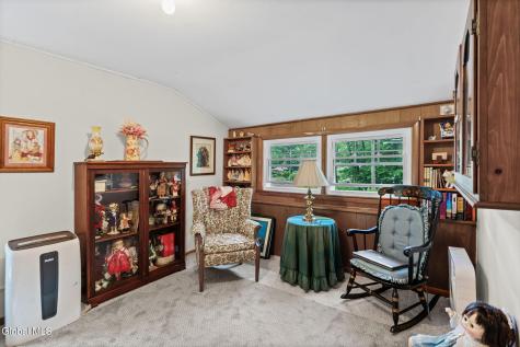 24 Ellen Lane Schenectady NY 12302