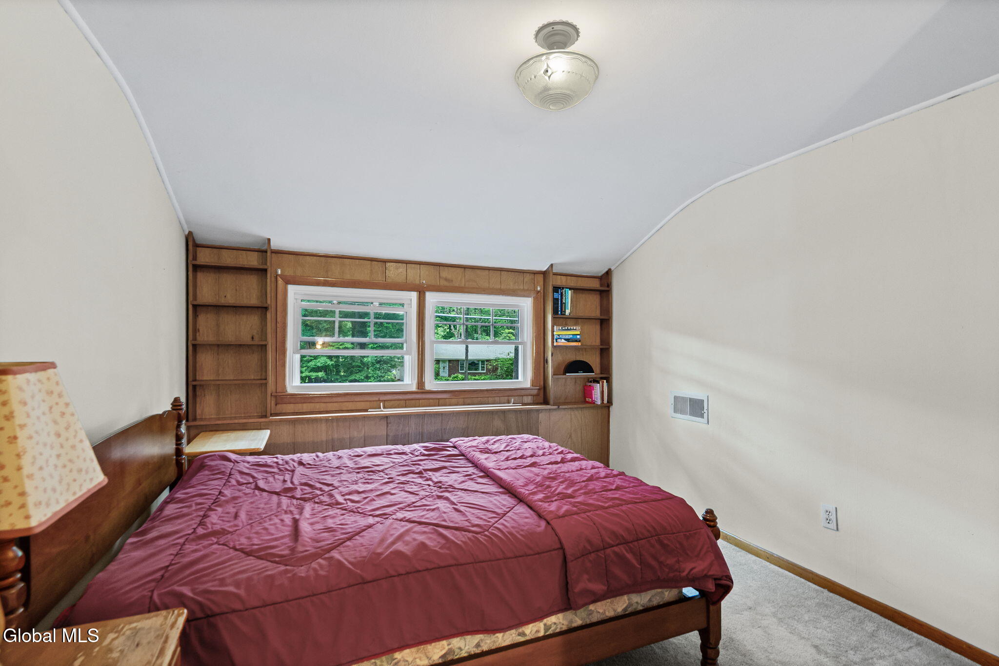 24 Ellen Lane Schenectady NY 12302