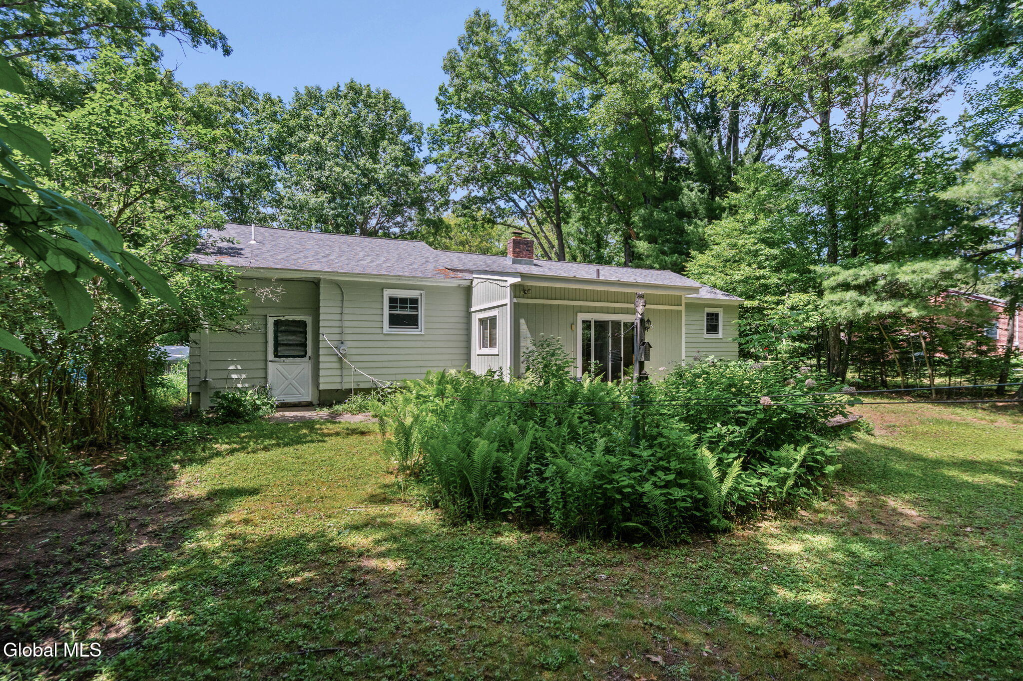 24 Ellen Lane Schenectady NY 12302