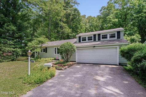 24 Ellen Lane Schenectady NY 12302