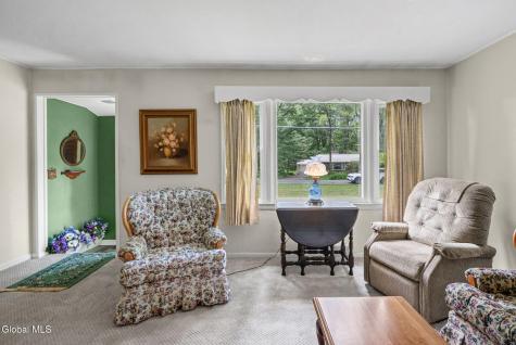 24 Ellen Lane Schenectady NY 12302