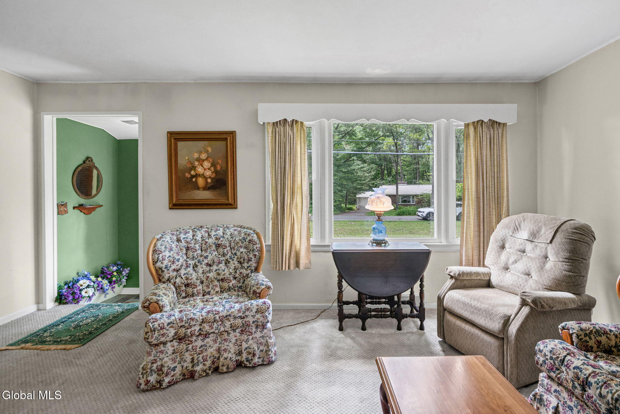 24 Ellen Lane Schenectady NY 12302