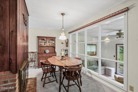 24 Ellen Lane Schenectady NY 12302