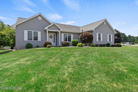 10 Mallard Cove Ballston Lake NY 12019