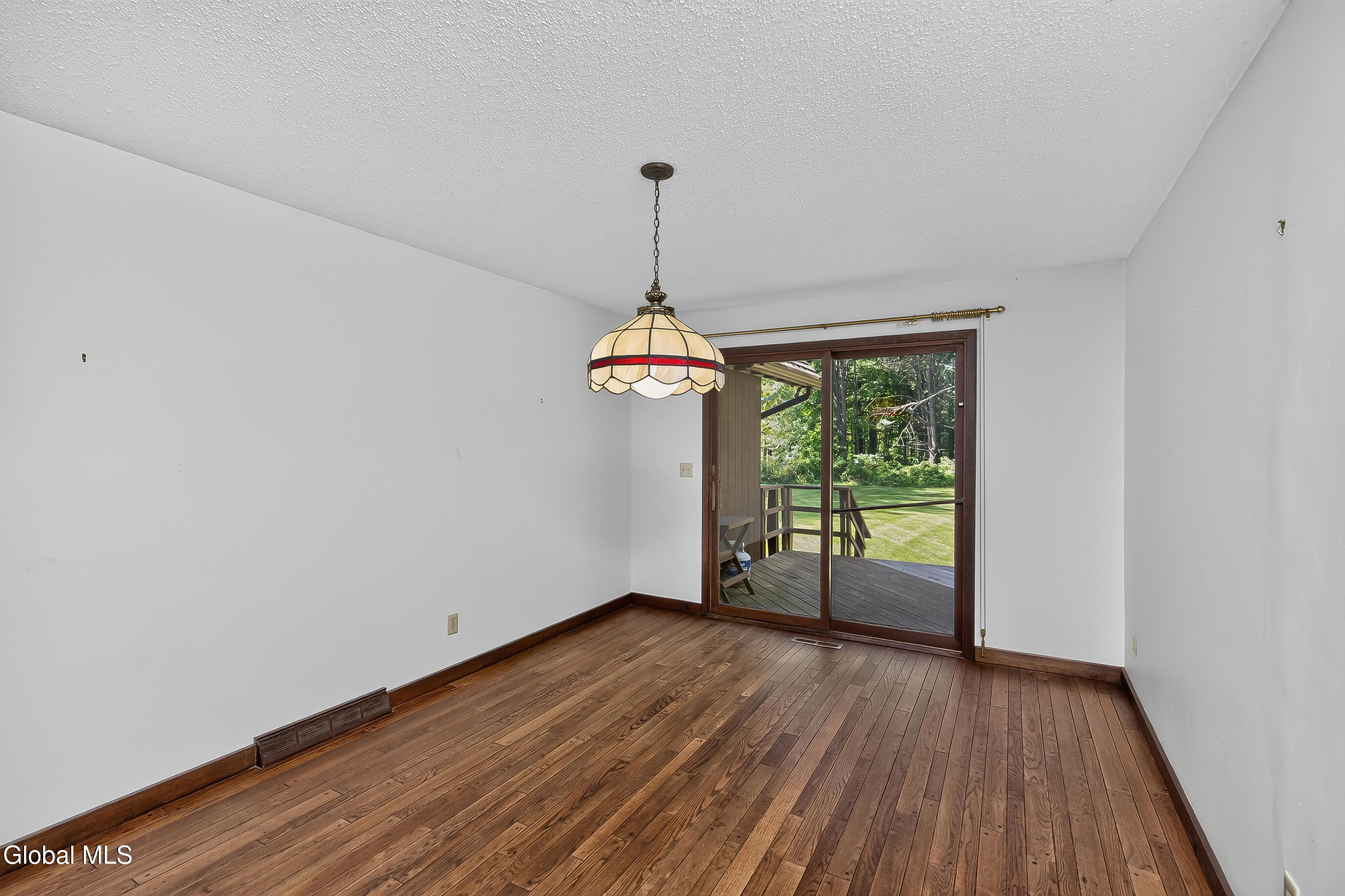 63 Upper Font Grove Road Slingerlands NY 12159