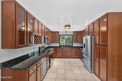 63 Upper Font Grove Road Slingerlands NY 12159