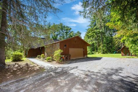 63 Upper Font Grove Road Slingerlands NY 12159