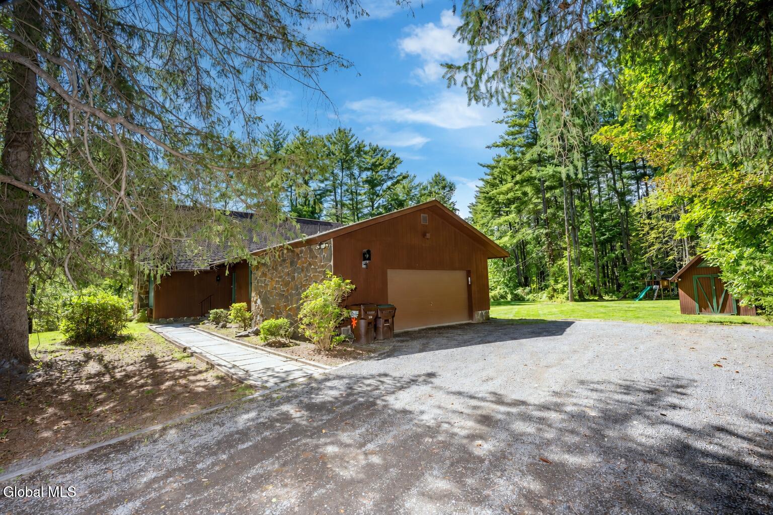 63 Upper Font Grove Road Slingerlands NY 12159