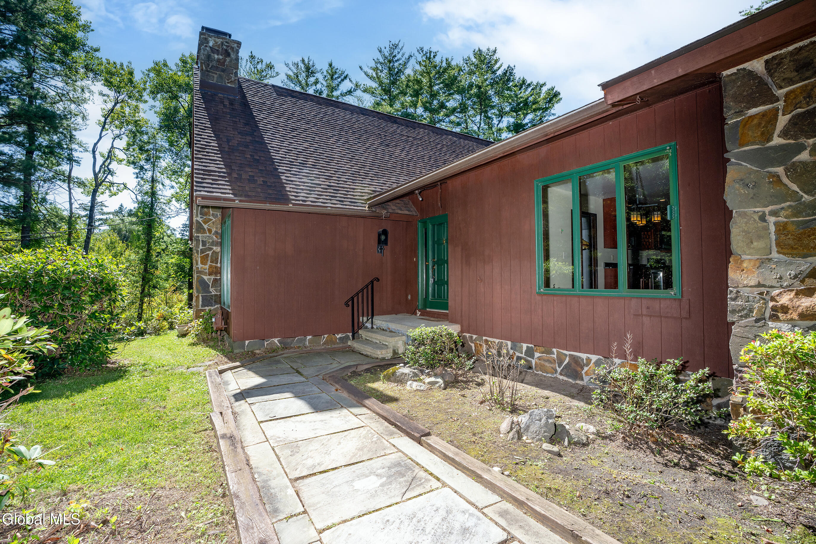 63 Upper Font Grove Road Slingerlands NY 12159