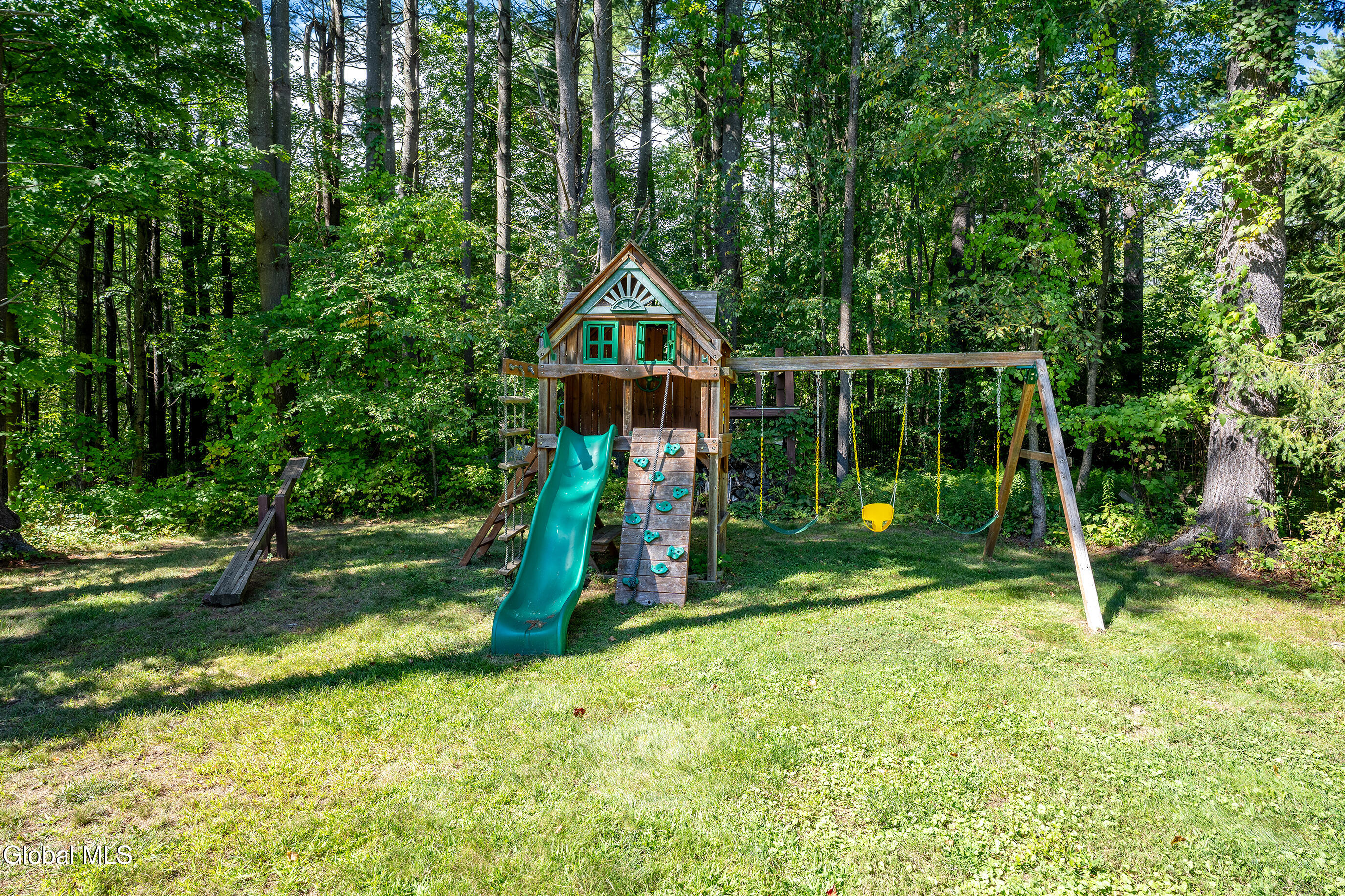 63 Upper Font Grove Road Slingerlands NY 12159