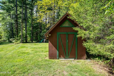 63 Upper Font Grove Road Slingerlands NY 12159
