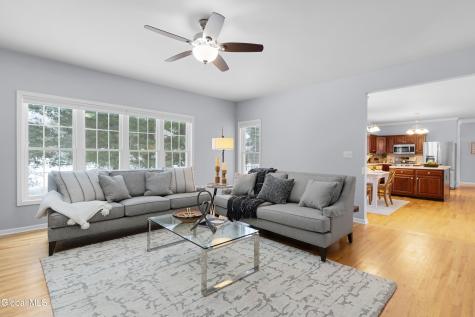 18 Dublin Drive Niskayuna NY 12309