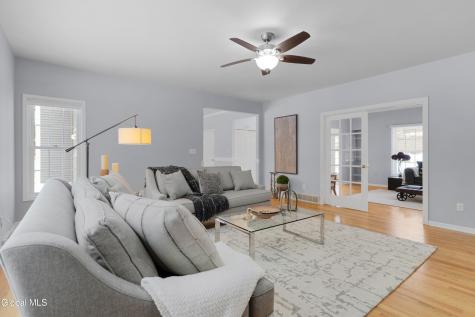 18 Dublin Drive Niskayuna NY 12309