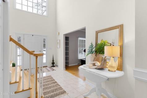 18 Dublin Drive Niskayuna NY 12309