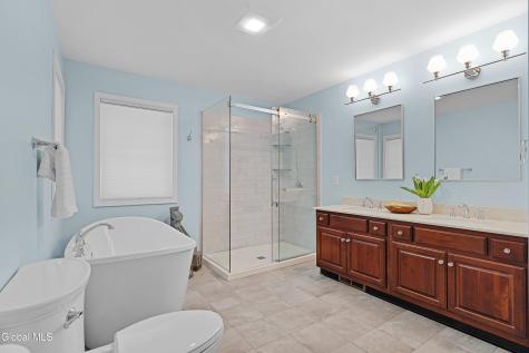 18 Dublin Drive Niskayuna NY 12309