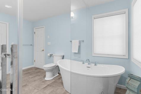 18 Dublin Drive Niskayuna NY 12309