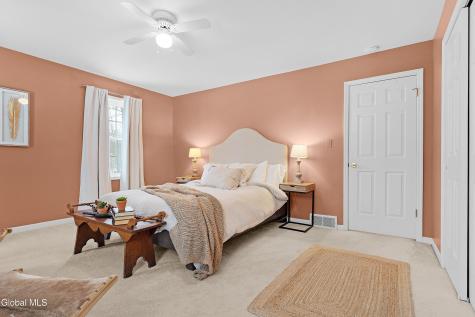 18 Dublin Drive Niskayuna NY 12309